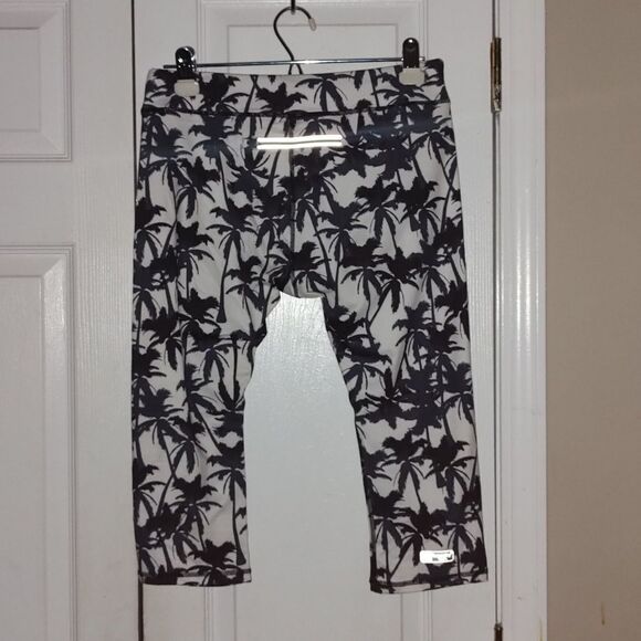 Super Dry Sport super soft palm tree workout athletic cropped leggings  M - Picture 4 of 5